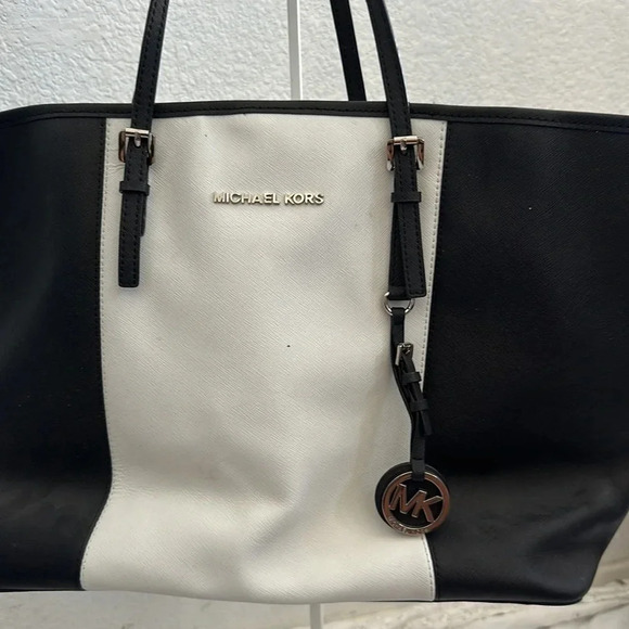 Black & white Michael Kors purse - Picture 2 of 5